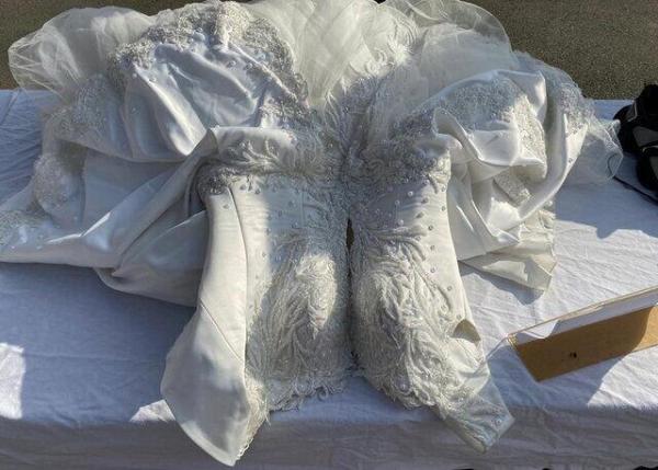 خبرنگاران لباس عروس تزیین شده با مواد مخدر در پایتخت کشف شد