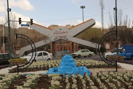 نصب هرم ها و باکس های گل در معابر اصلی جنوب غرب تبریز نصب هرم ها و باکس های گل در معابر اصلی جنوب غرب تبریز