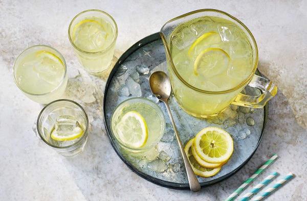 لیموناد خانگی یک نوشیدنی خنک و سرشار از ویتامین